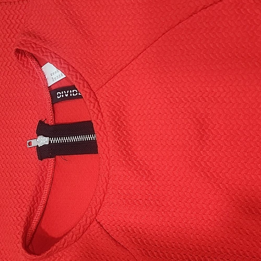 H & M Sleeveless Red Dress. 10 - Picture 11 of 13